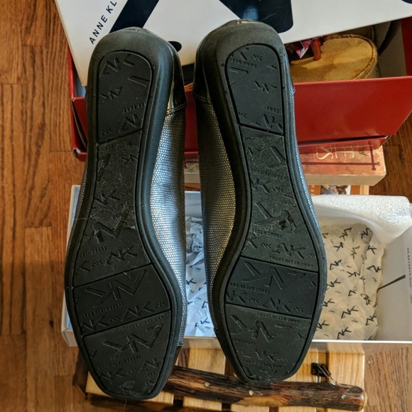 Shoes - Picture 2 of 3